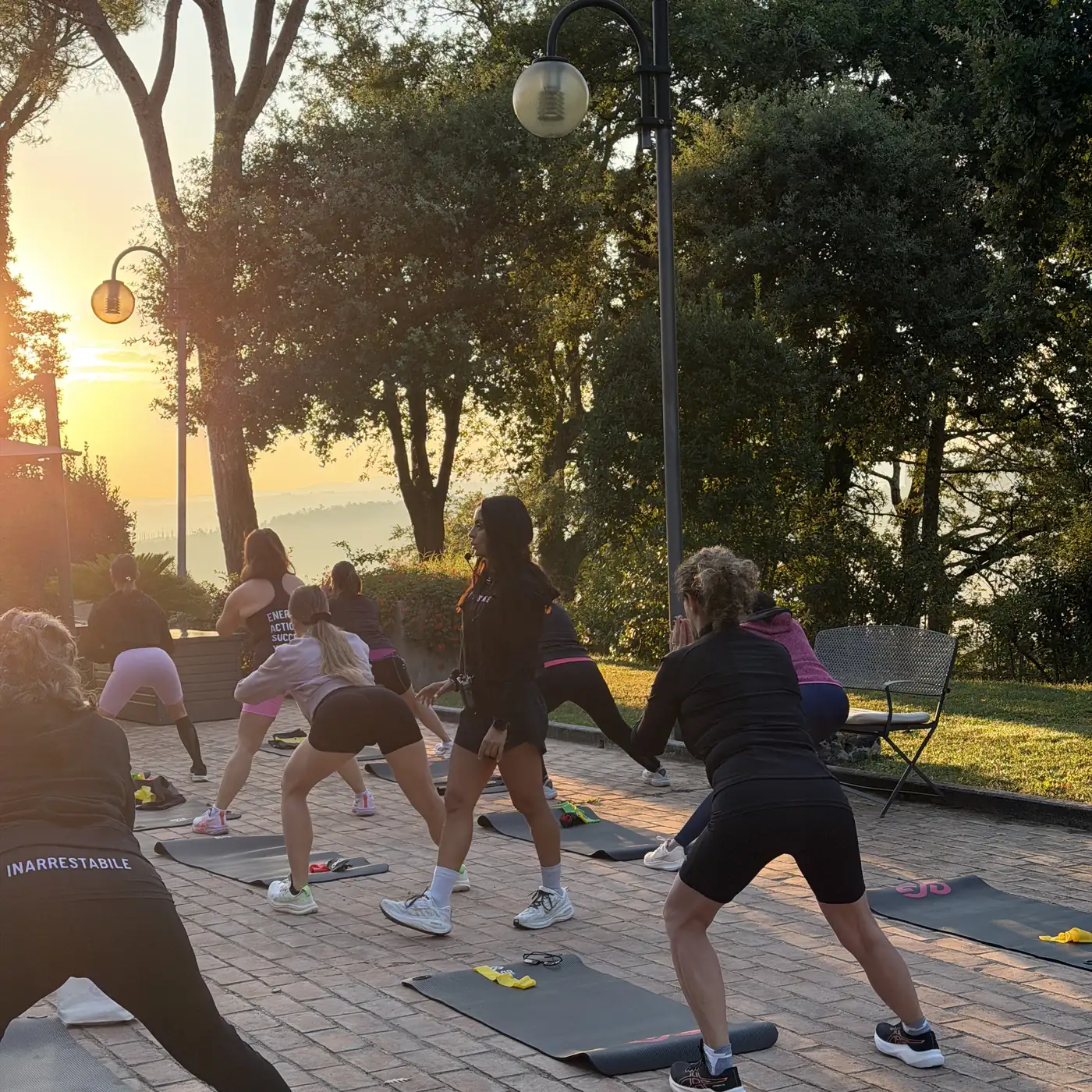 Allenamento all'aperto al tramonto, Escape 2026